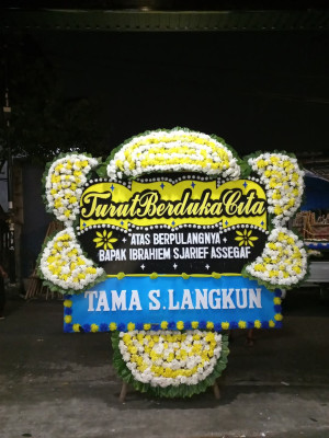Papan Bunga Duka di Tompotikka